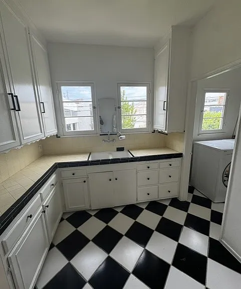 8123 Blackburn Ave #8125-1/2 — Photo 8