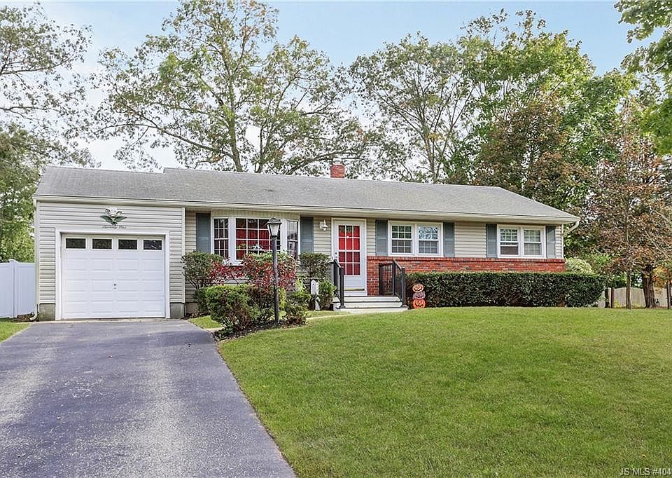 1st image of 71 Norwood Dr
