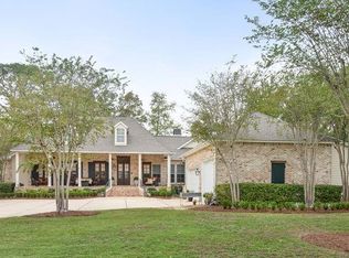 9 Crystal Lake Ln, Mandeville, LA 70471