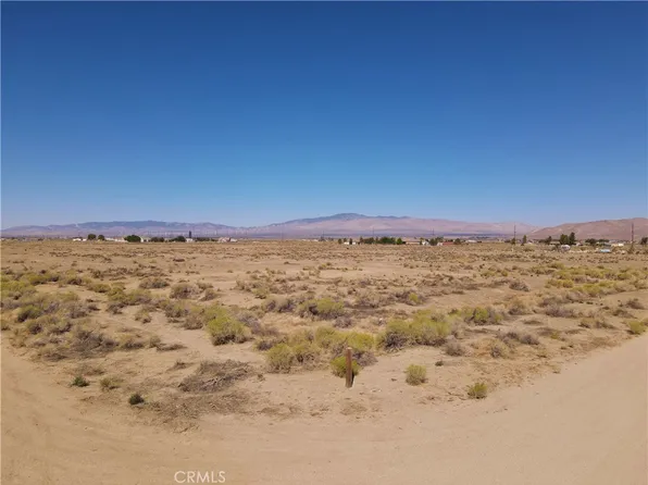 700 75th St W #45, Rosamond, CA 93560