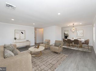 65 Pageant Ln, Willingboro, NJ 08046