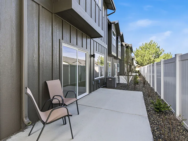 510 Diamond Ln — Photo 45