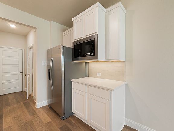 5th image of 8317 Bayside Dr