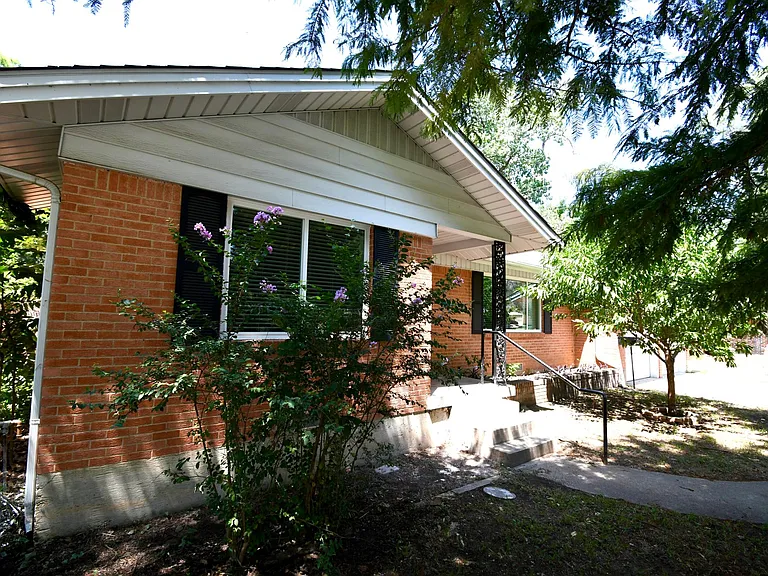 1015 Mitchell Rd — Photo 26
