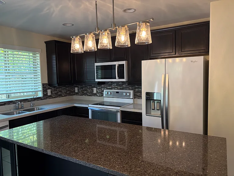 2539 E Vermont Dr — Photo 6