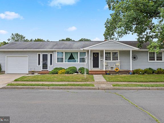 2nd image of 1 Lee Ct