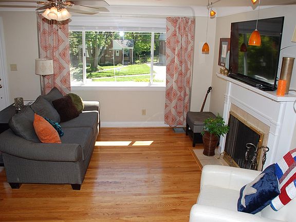 5th image of 1363 Collinsdale Ave