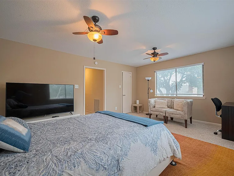 12231 Carriage Hill Dr — Photo 22