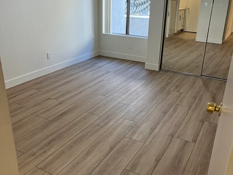 1051 Justin Ave — Photo 24