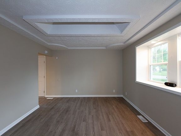 3rd image of 3244 N Wellington Ave