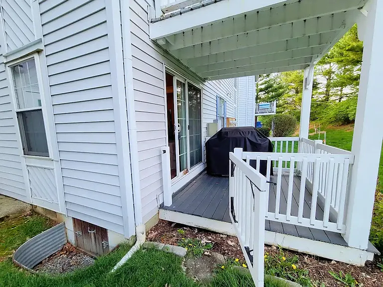404 Bainbridge Ct #E2 — Photo 25