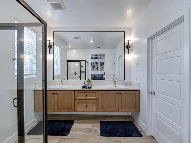 2833 E Teaberry Dr — Photo 21