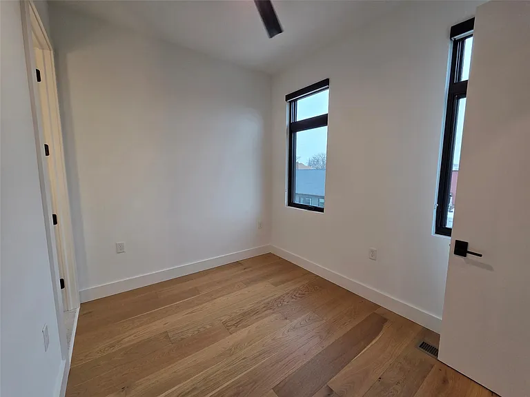 1640 Bagley St #13 — Photo 26