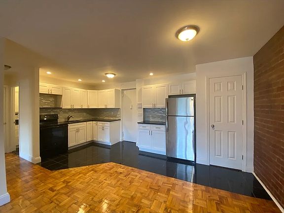 2nd image of 31-28 29th St #1EE