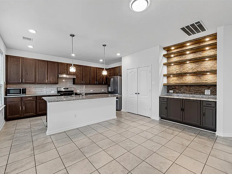 25319 Whitehaven Gate St — Photo 5
