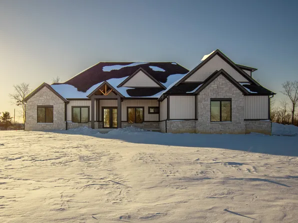 2974 S Kings Way, New Palestine, IN 46163