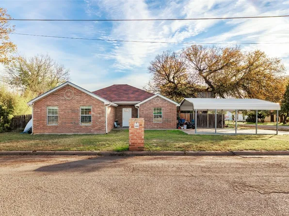 903 S Hackberry St, Brady, TX 76825