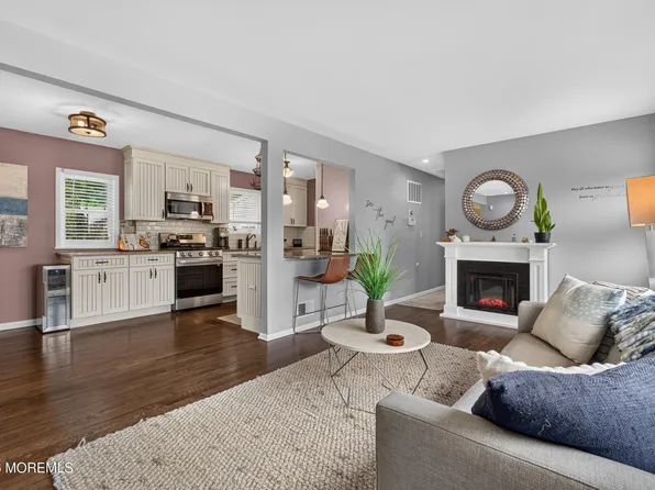 284 Sky Manor Boulevard, Brick, NJ 08723