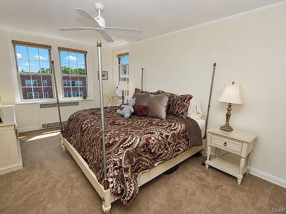 3rd image of 253 Garth Road #6F