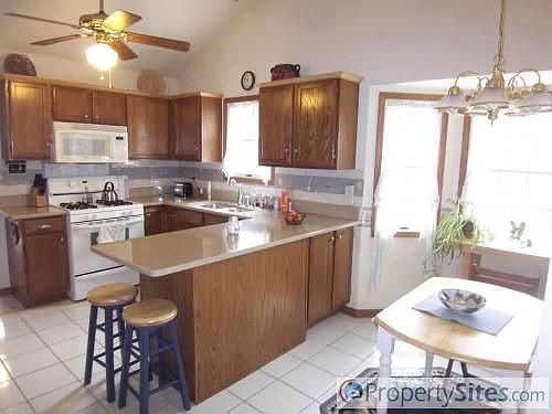 5th image of 8493 Chicory Ct