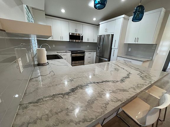 3rd image of 3841 Hiawatha Way