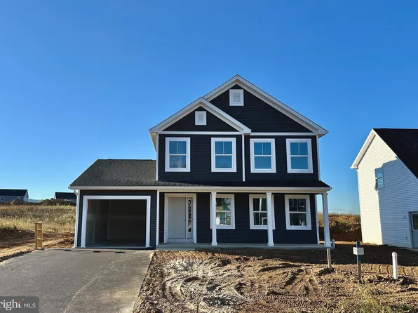 241 Woodridge Dr, Shippensburg, PA 17257