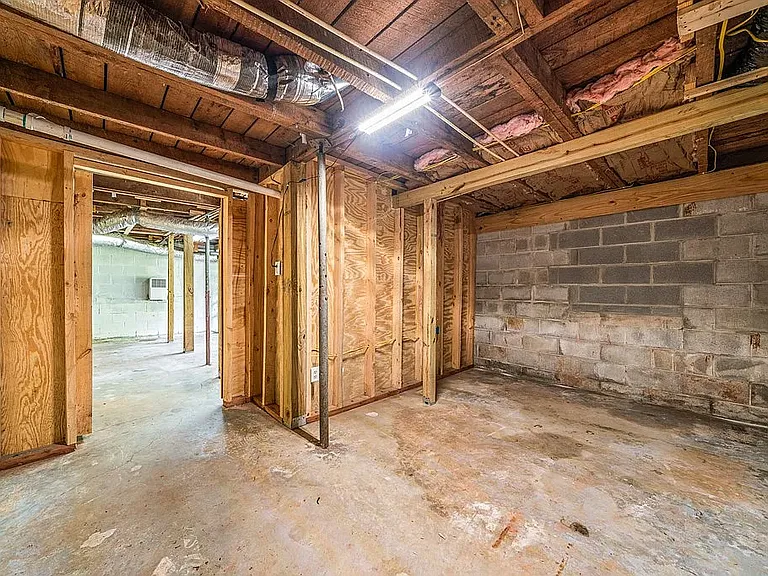 228 Wagoner St — Photo 12