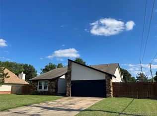 1405 W Fulton Pl, Broken Arrow, OK 74012