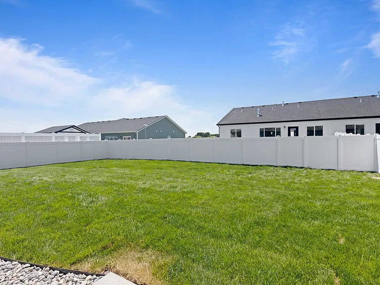 656 Jeanine Dr — Photo 71
