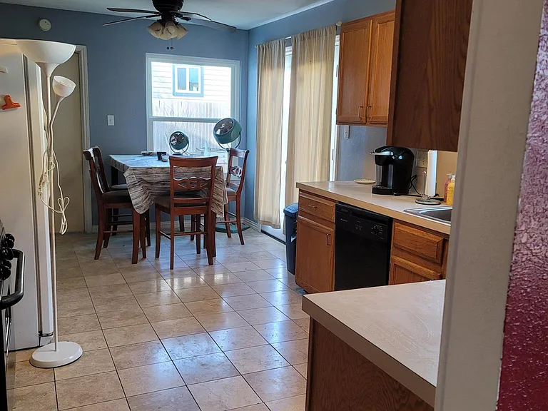 Shared kitchen nook
