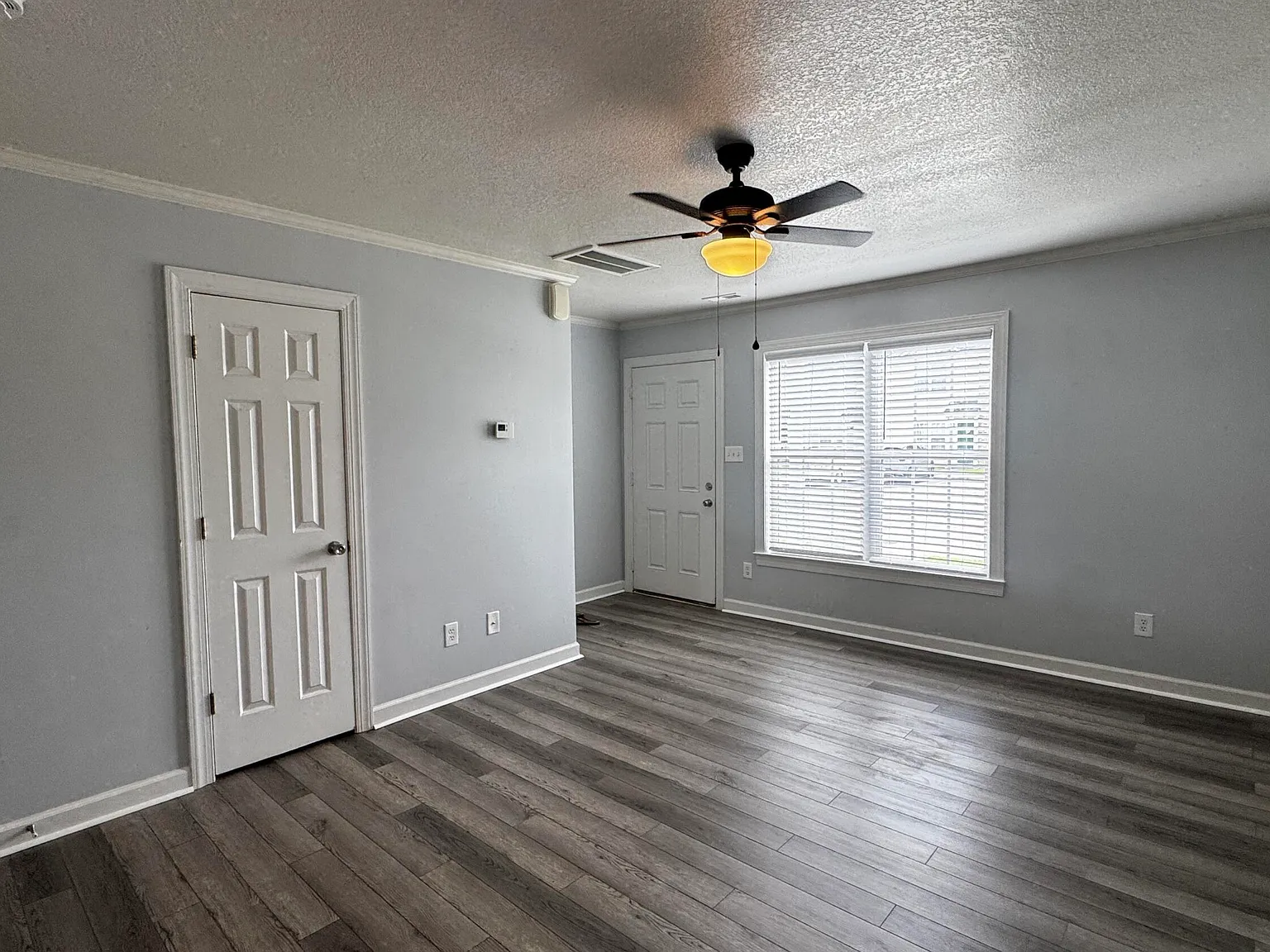 2 bed, 1.5 bath, $1,200 — Photo 3