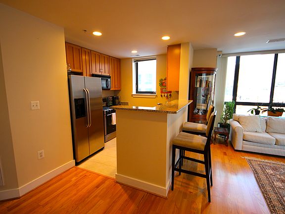 4th image of 1200 N Hartford St APT 412