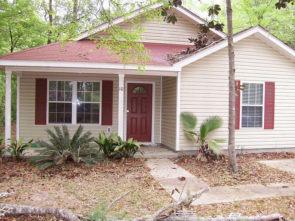 Built in 2004-low maintenance vinyl siding