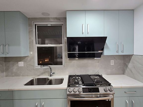 3rd image of 227A Hylan Blvd S