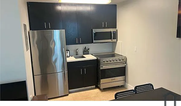 1 bed, 565 sqft, $2,600 — Photo 3