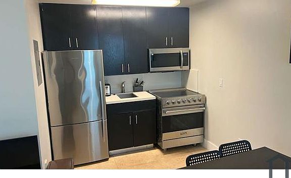3rd image of 650 Euclid Ave #104