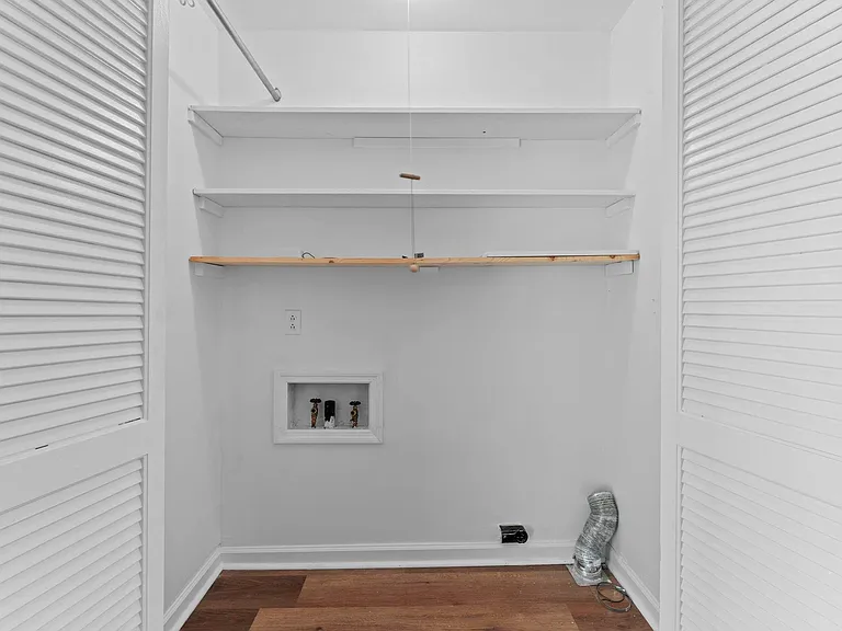 1115 Gardendale Dr — Photo 12