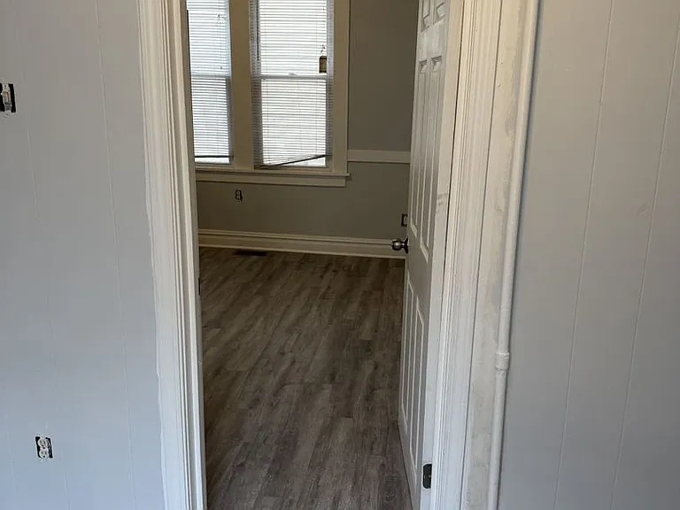 8531 S Burley Ave #1R — Photo 11