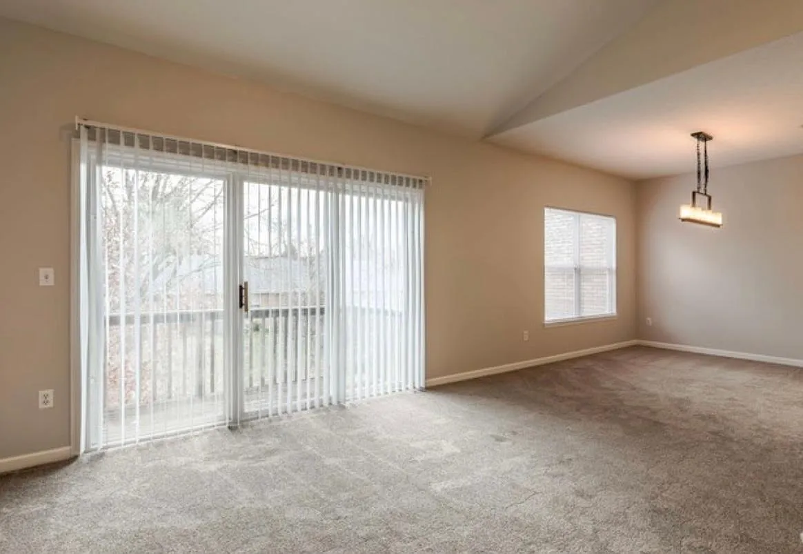 Mandarin Cove Apartments — Photo 4