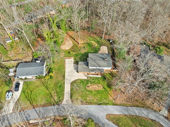 3rd image of 5313 Montevista Dr