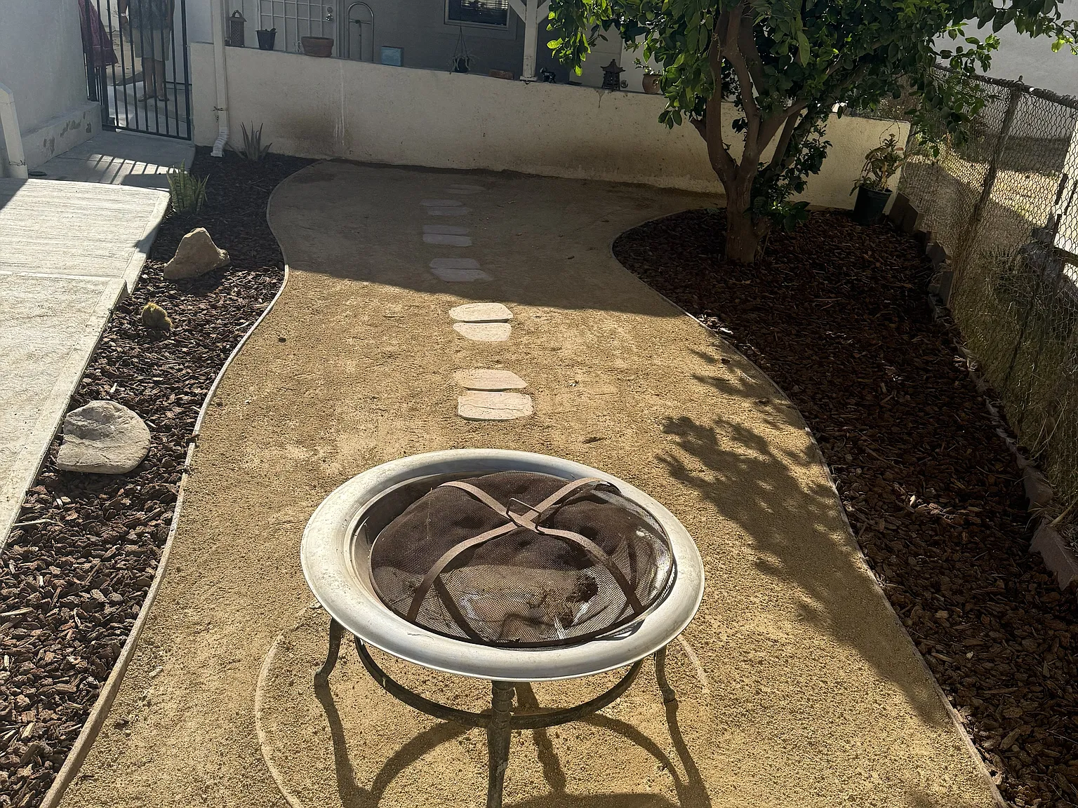 Studio, 500 sqft, $2,200 — Photo 1