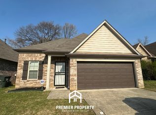 5636 Falling Bark Dr, Bartlett, TN 38134
