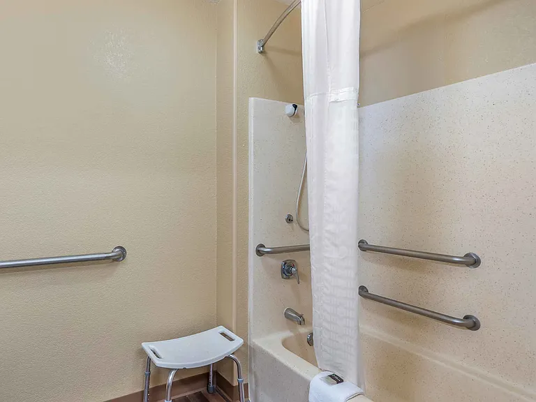 Studio Suite - 1 Queen Bed