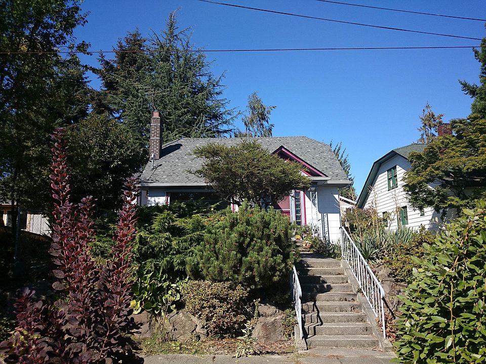 2nd image of 616 NE 55th St