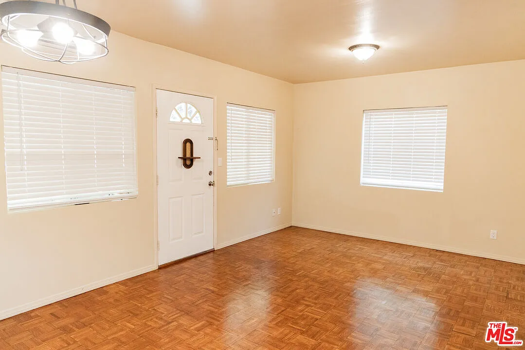 1 bed, 1.0 bath, 750 sqft, $2,600 — Photo 2