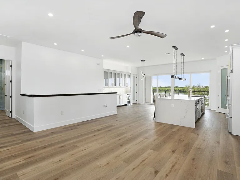 711 Tropical Dr — Photo 30