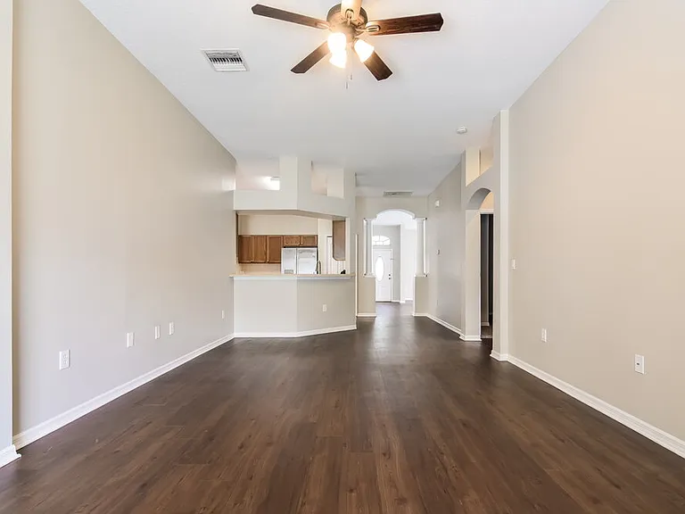 812 Lesa Glen Pl — Photo 8