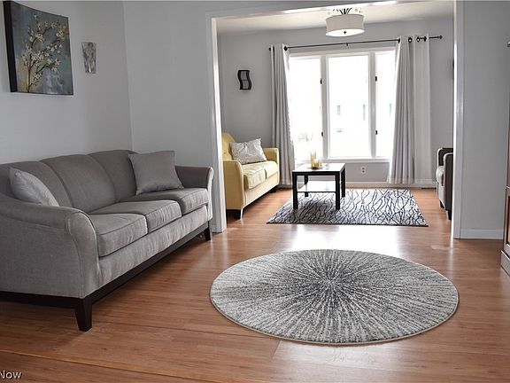 3rd image of 39395 King Edward Ct