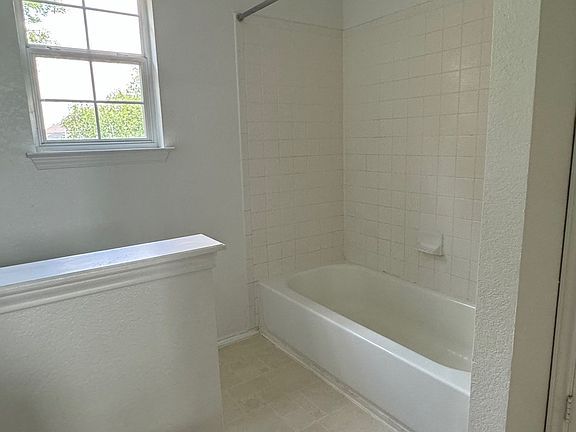 upstairs guest bath