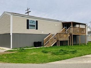 923 S 3rd Ave, Middleport, OH 45760